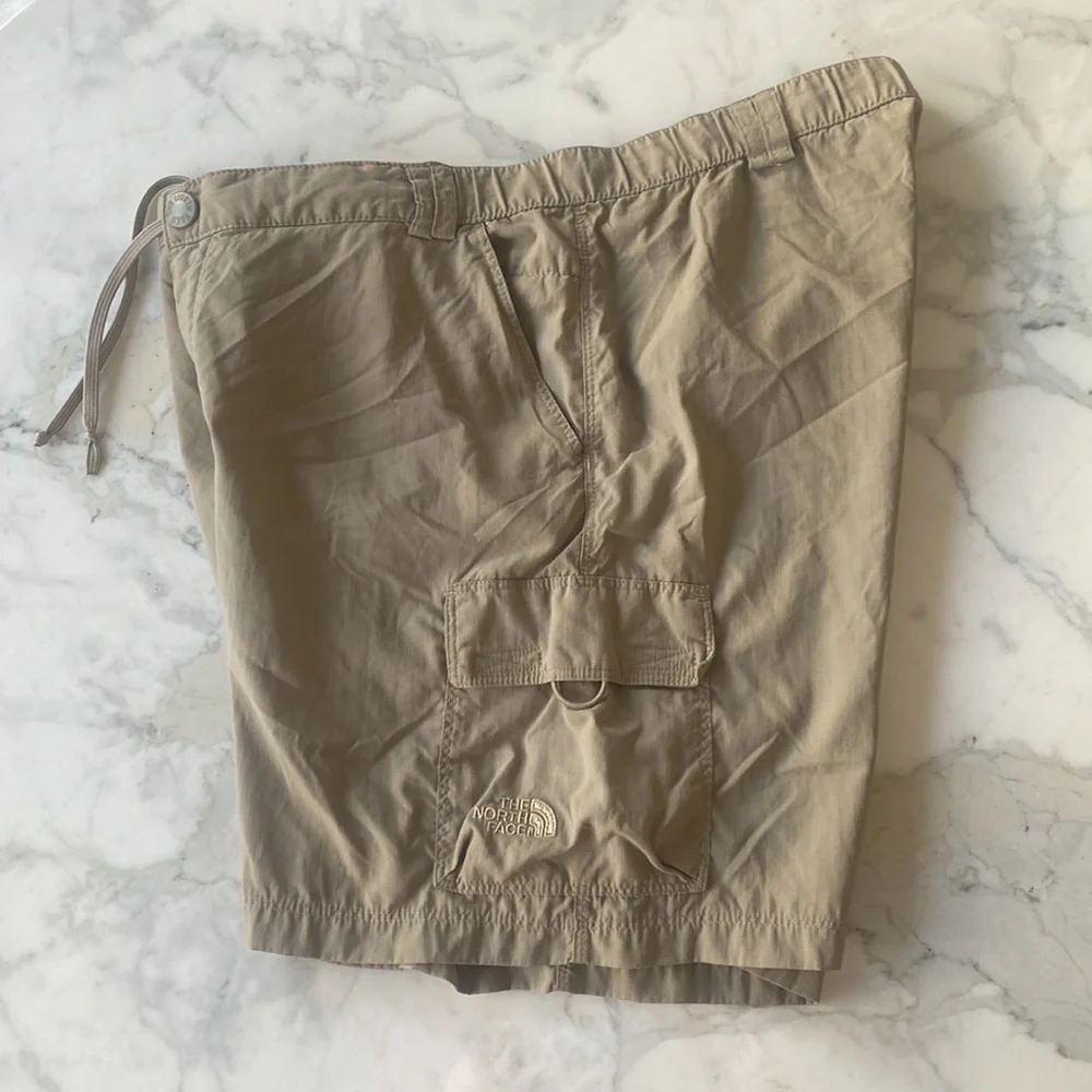 THE NORTH FACE Womens‎ Shorts 6 long 7” inseam - Picture 8 of 9